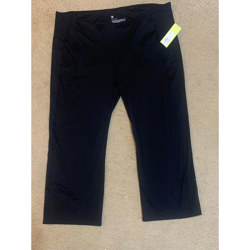 New with Tags Black size 4X Yoga Sweatpants Polyester Spandex Capri Stretch